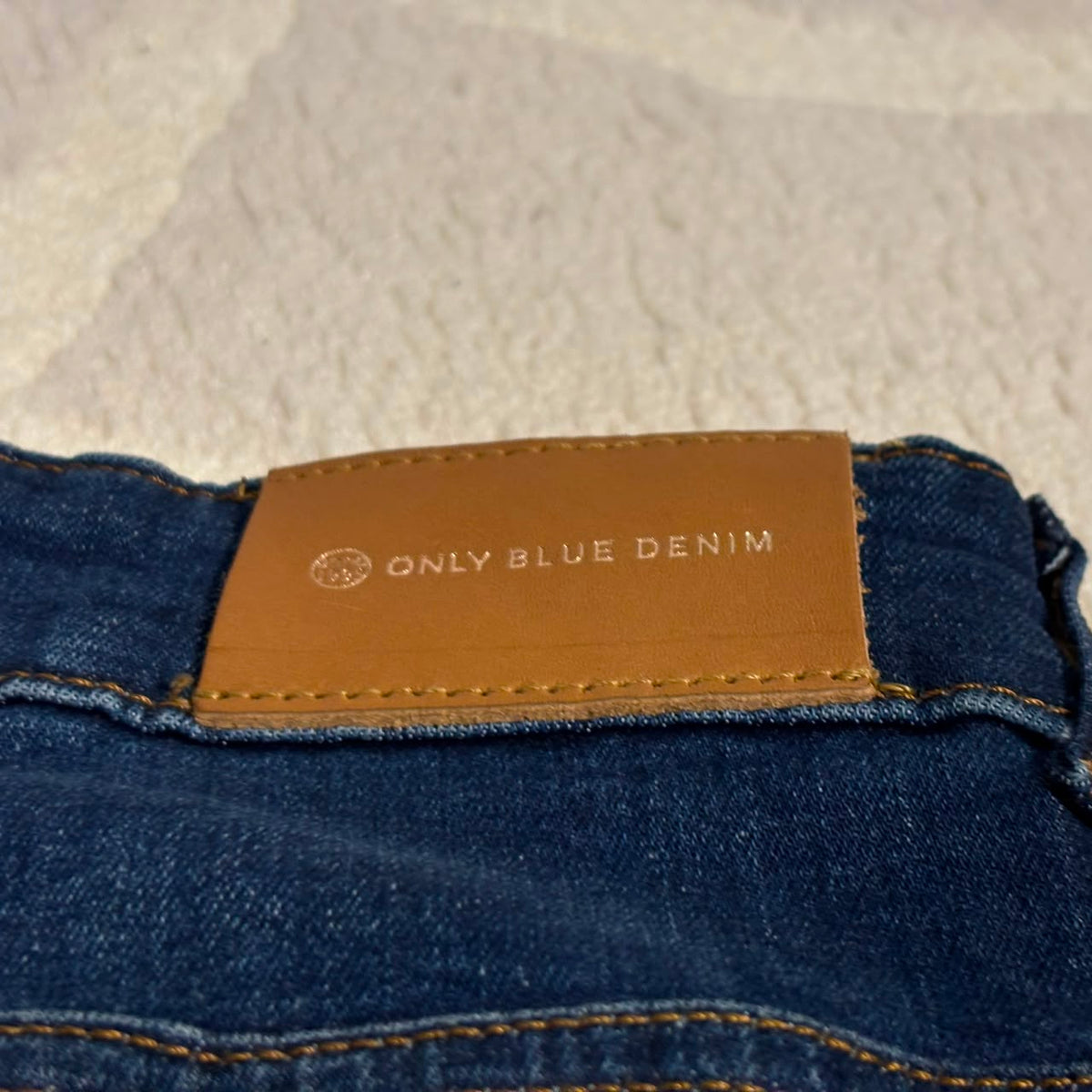 Dark Blue Straight-Leg Denim Jeans – Export Leftover.