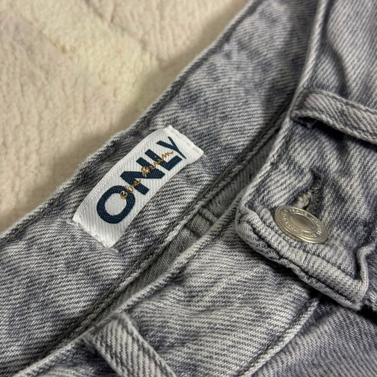 ONLY Grey Straight-Leg Jeans – Washed Grey Export Leftovers