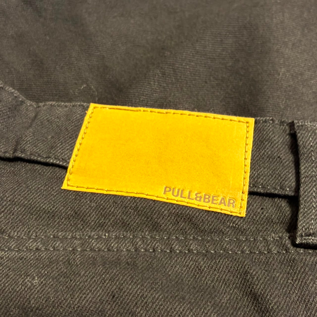 Pull&Bear Black Straight-Baggy Jeans – Export Leftovers