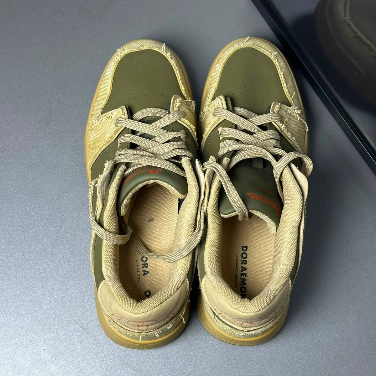 Doraemon Vintage Canvas Low-Top Sneakers – Brown